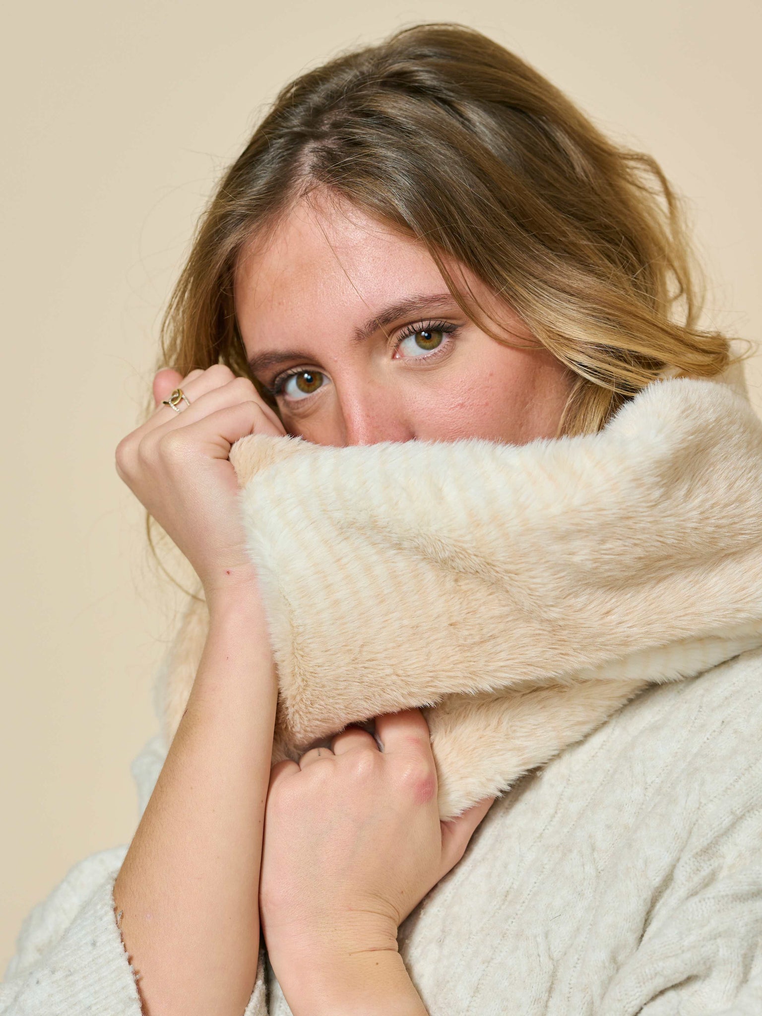 Mink Faux Fur Beige thumbnail 2