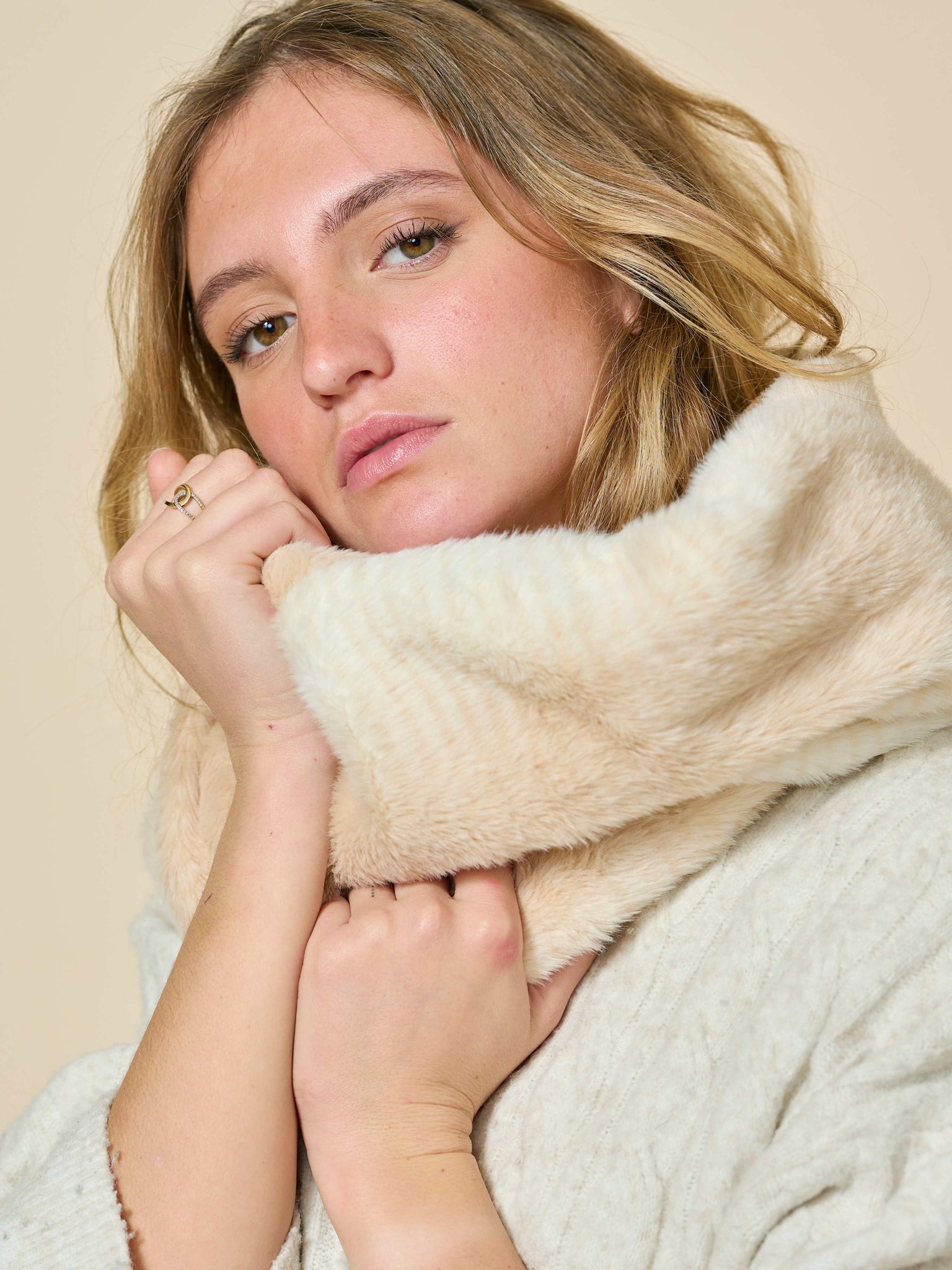 Mink Faux Fur Beige thumbnail 4