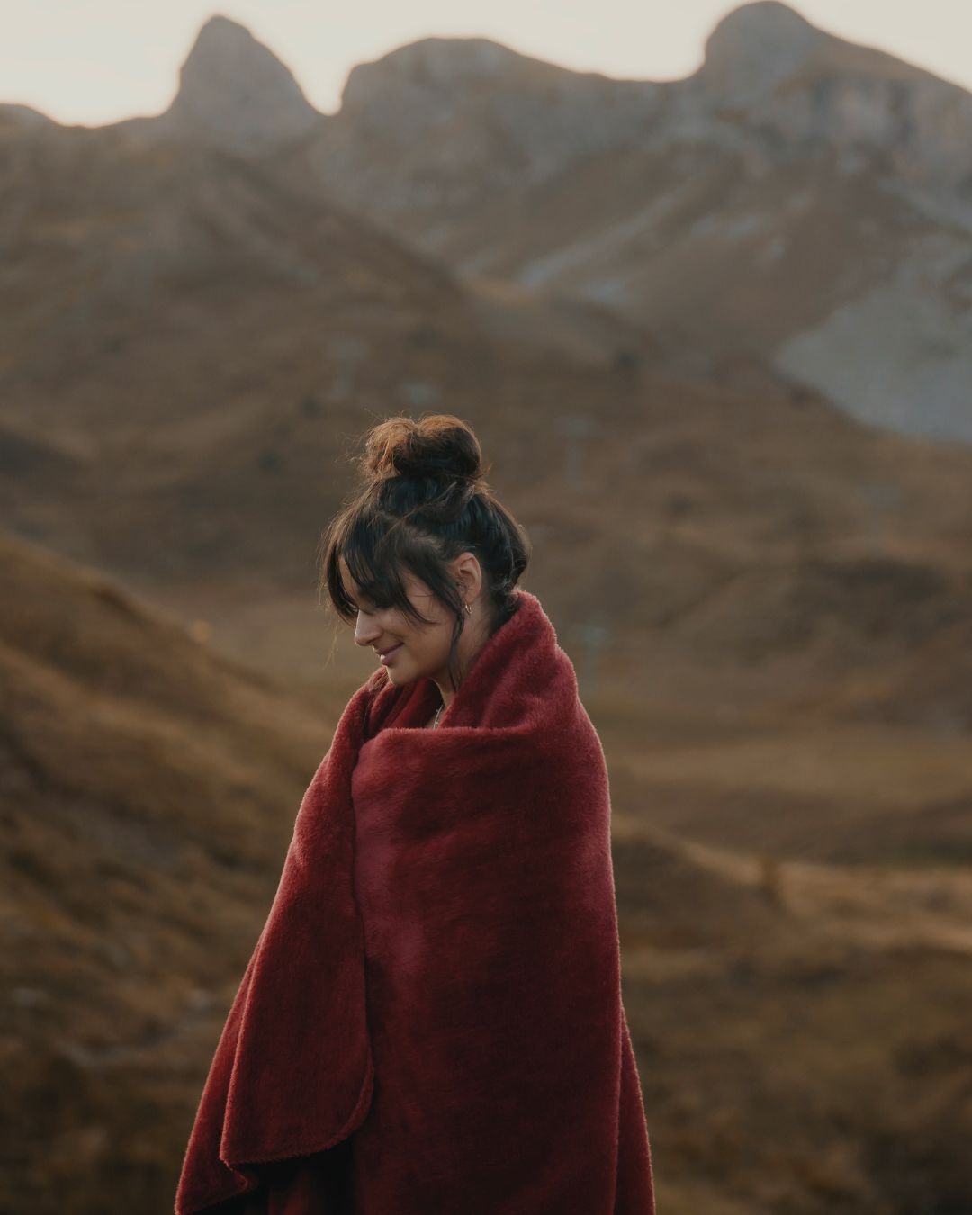 غطاء مريح أحادي اللون مريح بلون أحمر روزوود thumbnail 2