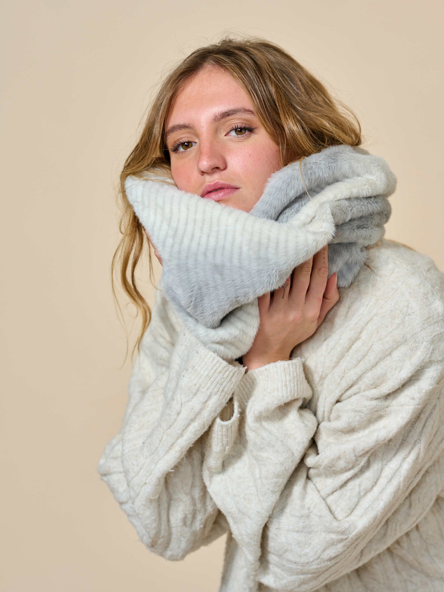 Mink Faux Fur Gray thumbnail 2