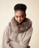 قلادة فرو صناعي - رمادي داكن