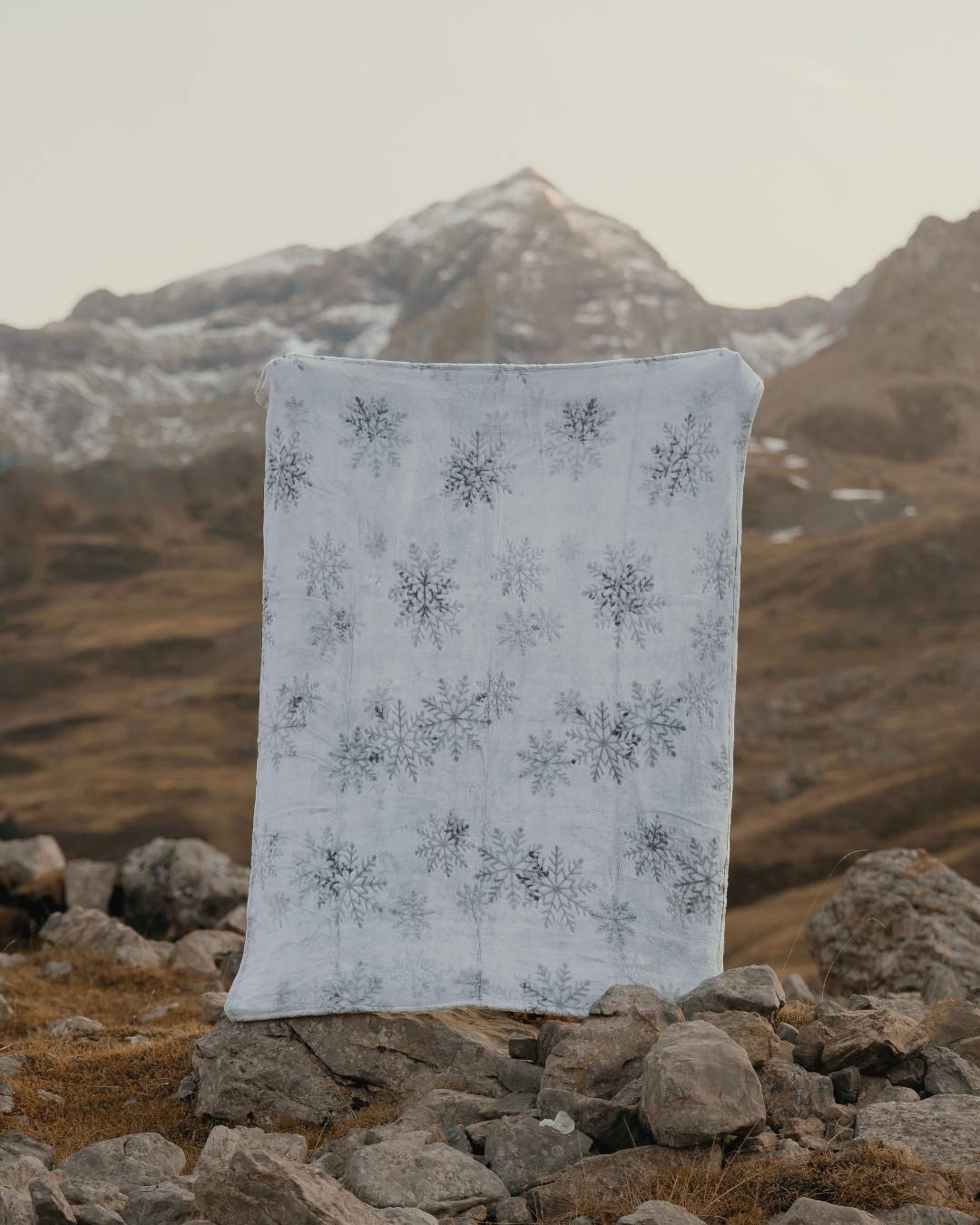 Plaid Polaire - Iconique Snowflakes gris thumbnail 5