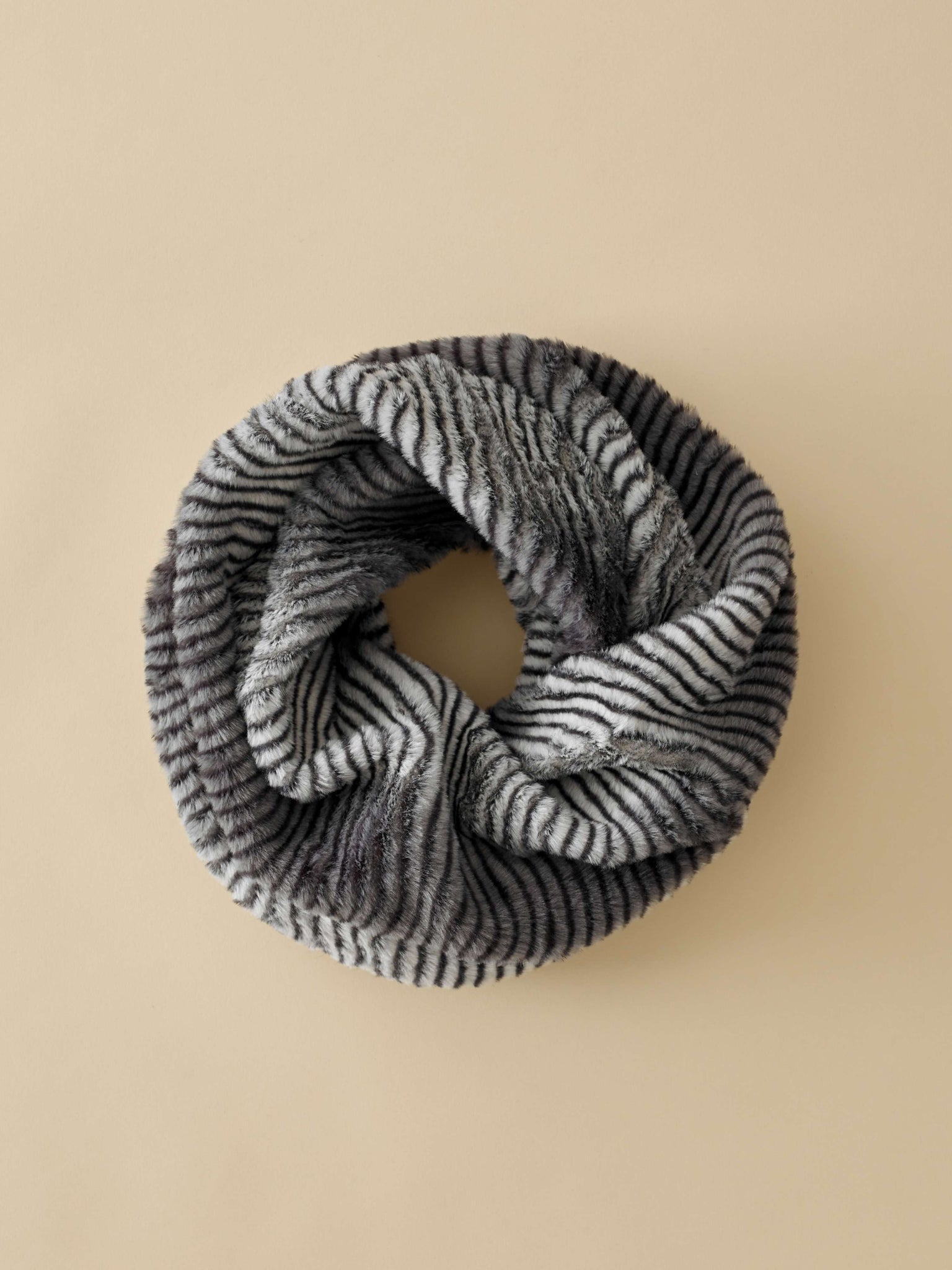 Mink Faux Fur Navy thumbnail 1