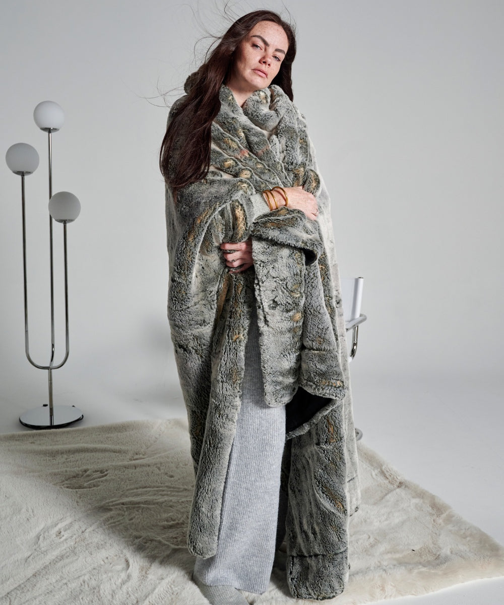 Plaid Fausse fourrure Frisson Sombre gris thumbnail 3