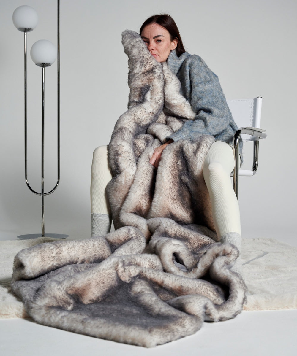 Sensation grey faux fur throw thumbnail 3