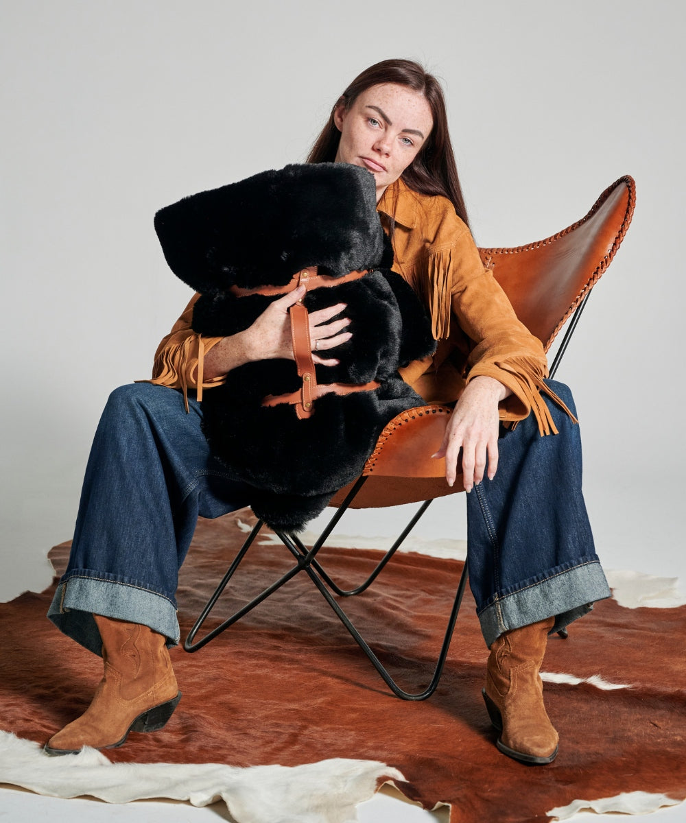 غطاء من فرو النمر الأسود المصنوع من الفراء الصناعي