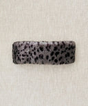 Bandeau fourrure leopard gris waro posé à plat 