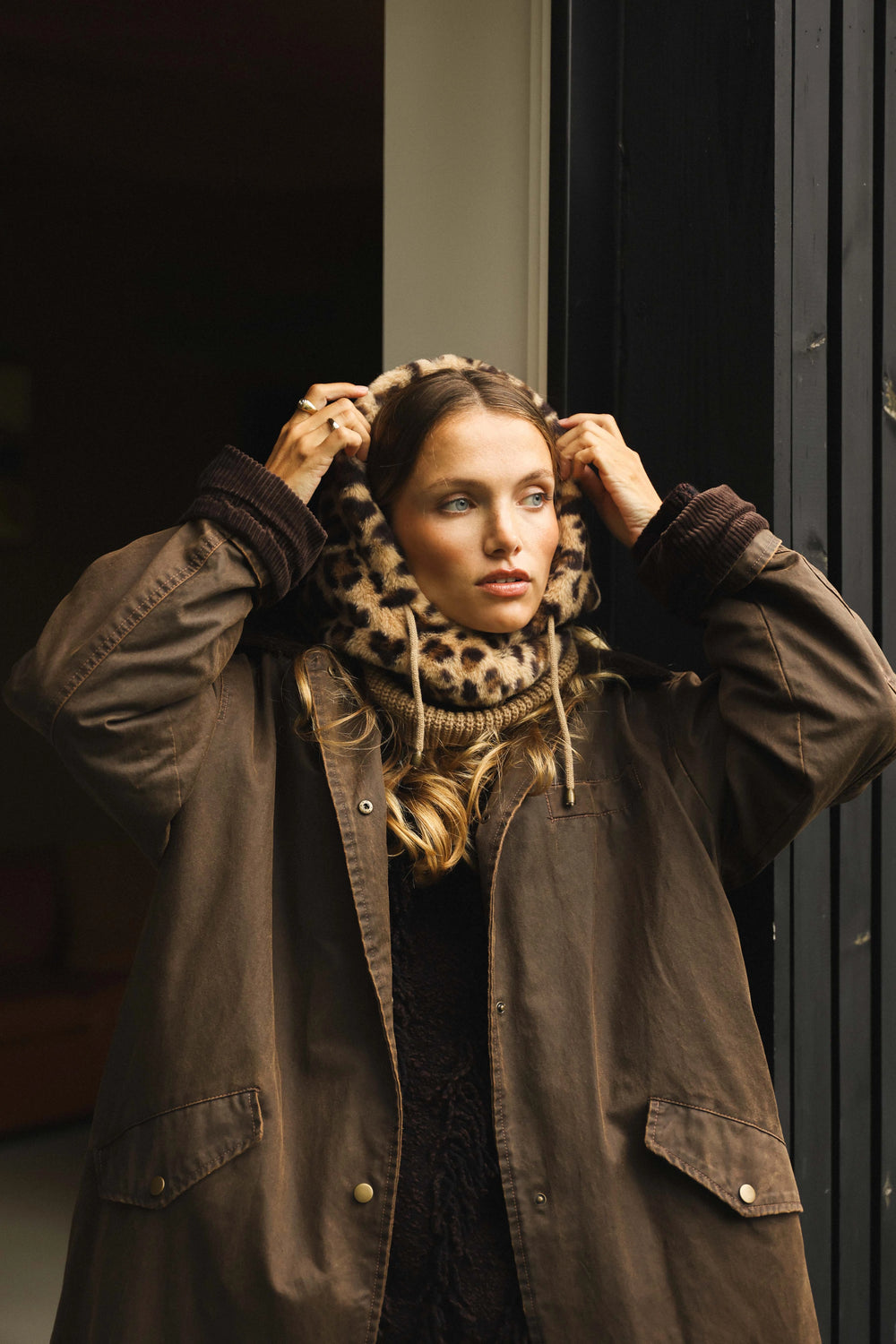 Cagoule fausse fourrure waro marron pour un look stylé