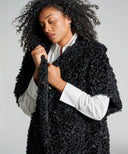 Cape Bouclette noire WARO – texture bouclette noire