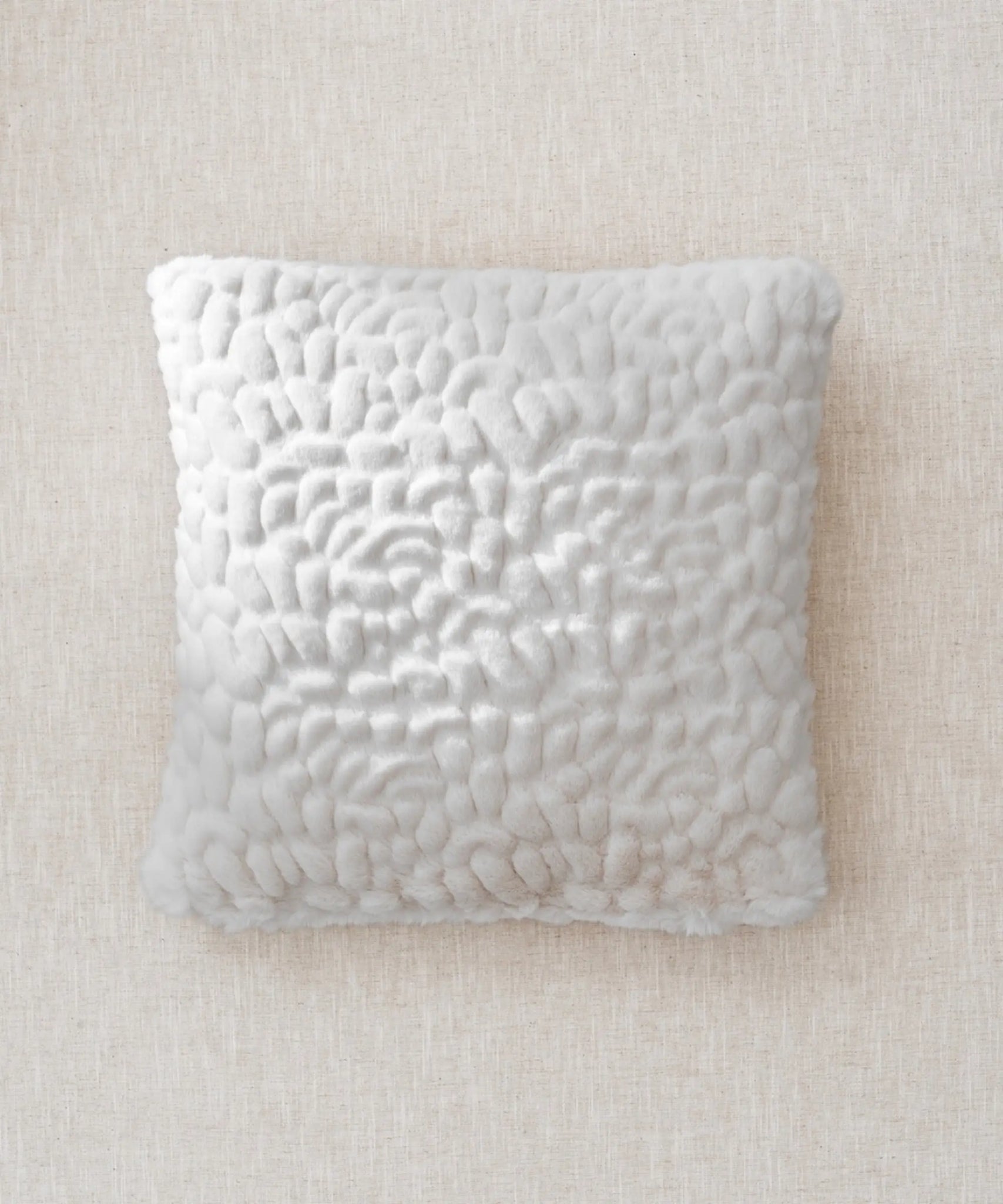 Coussin Fausse Fourrure - Galet blanc thumbnail 1