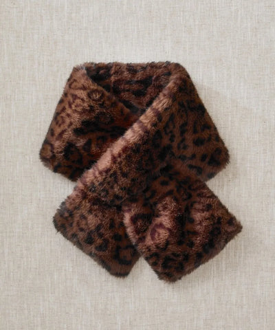 Echarpe marron leopard fourrure posé à plat 