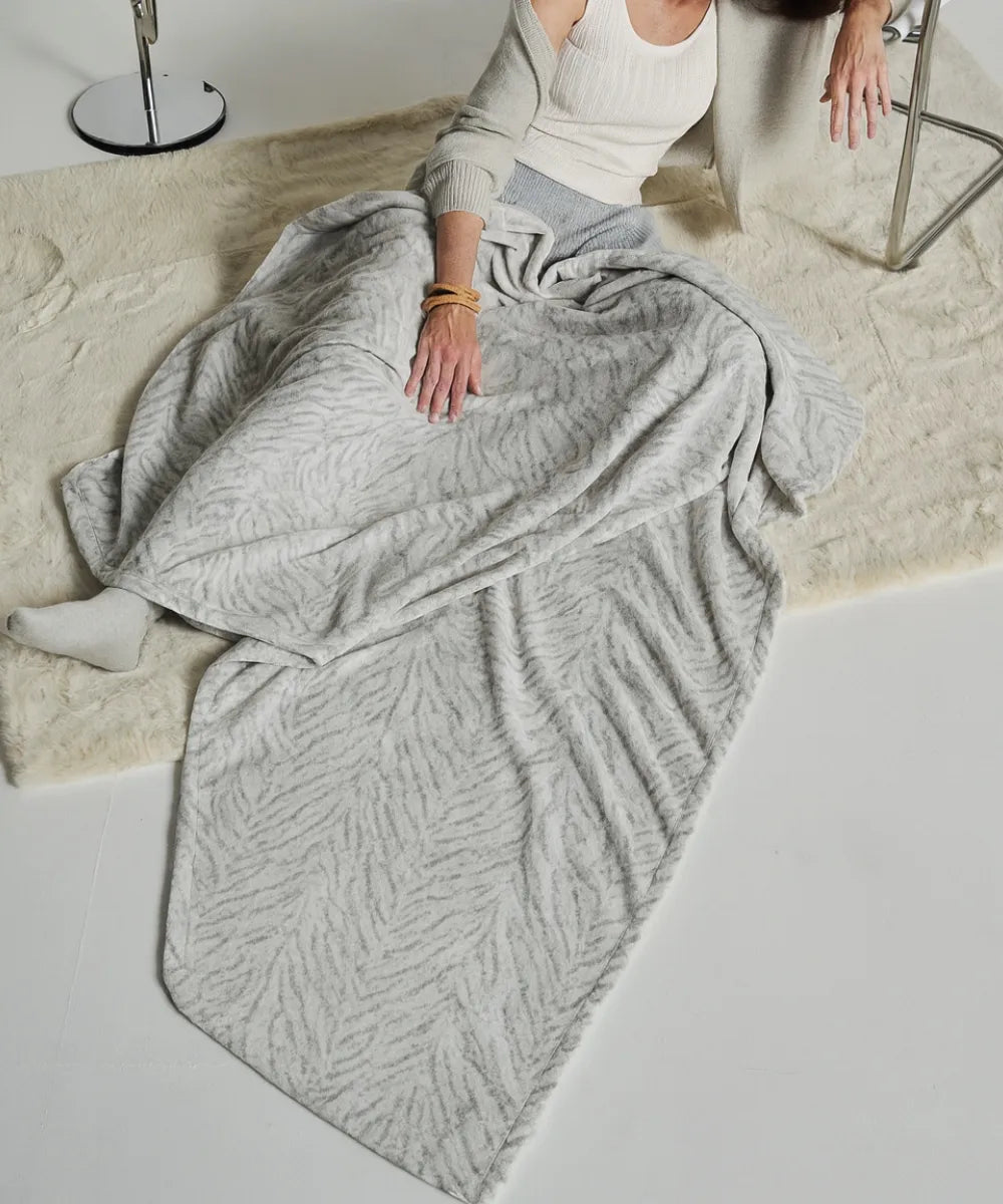 Plaid polaire - Tigre gris thumbnail 4