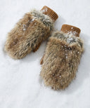 Moufles waro posé sur la neige