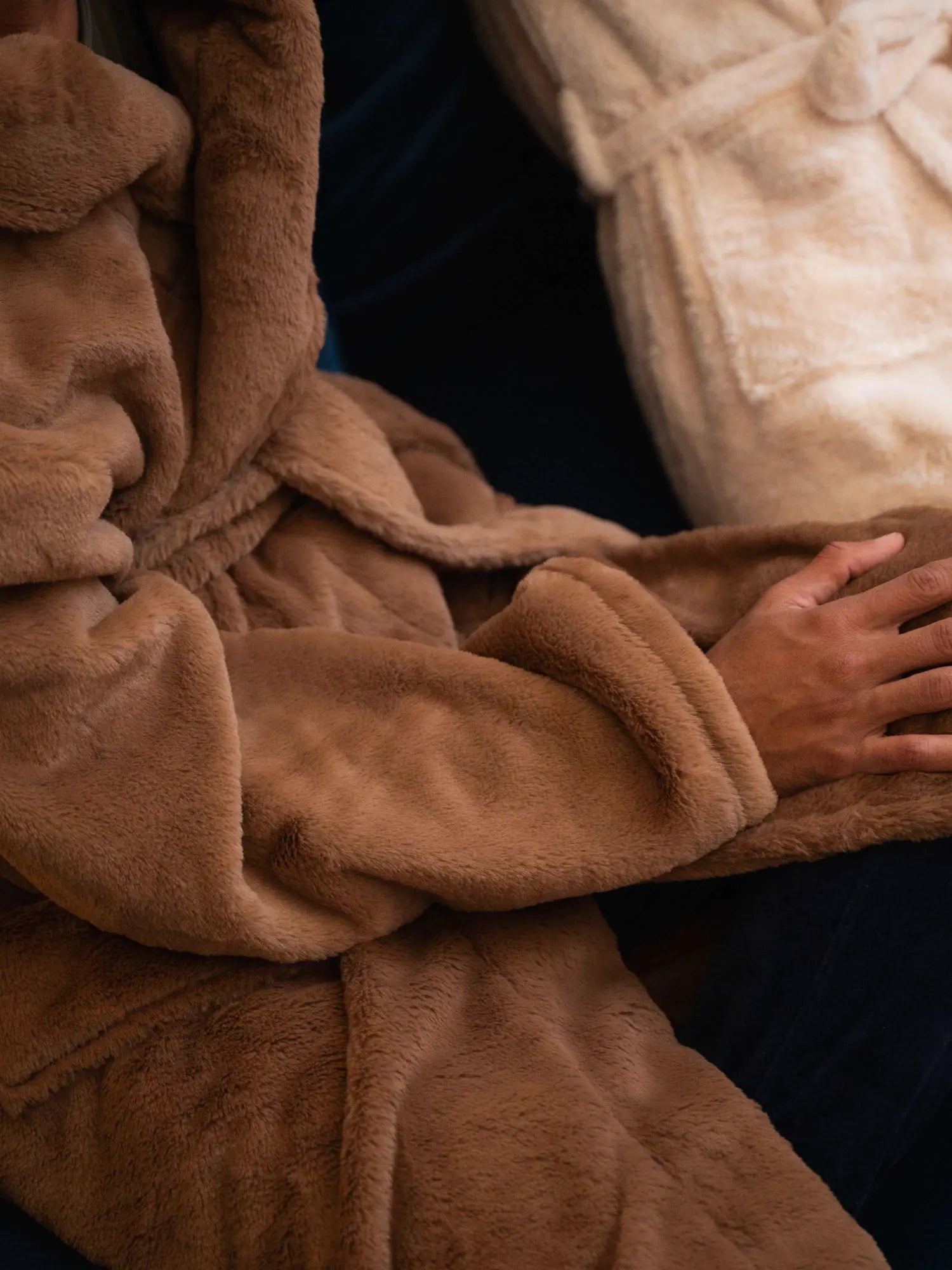 رداء حمام الفندق - فرو فو كاميل thumbnail 6