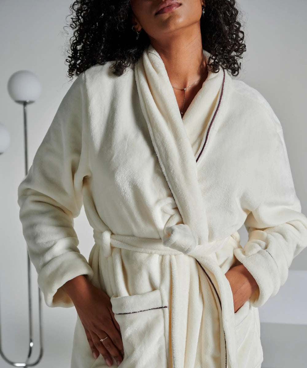 Peignoir polaire blanc WARO – coupe longue confortable