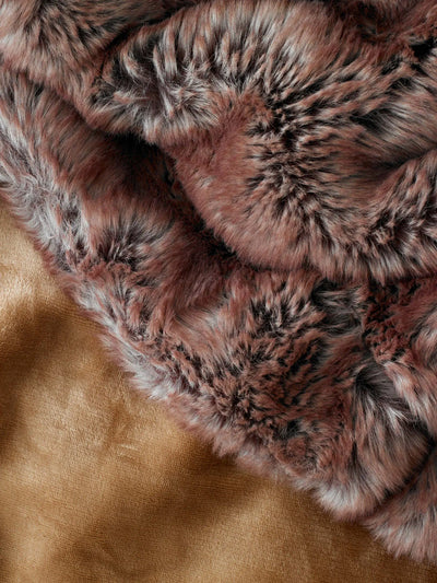 Plaid faux fur Sauvage WARO detail soft material