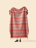 Plaid Laine Basque Rouge WARO – plaid déplié rouge