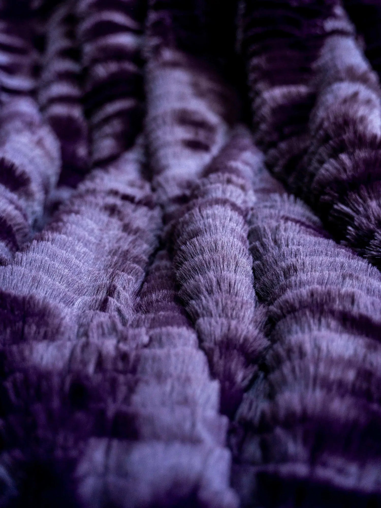 Plaid Fausse Fourrure Vague Prune thumbnail 4