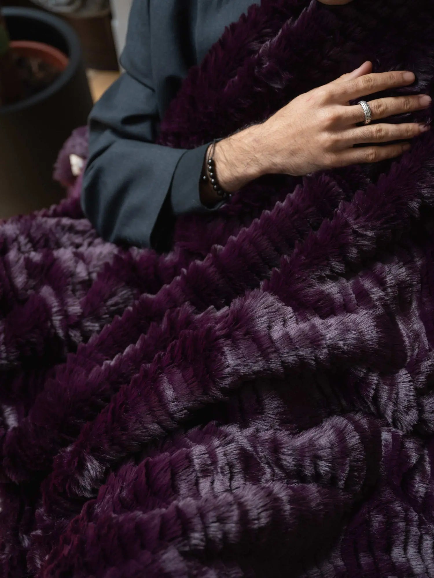 Plaid Fausse Fourrure Vague Prune thumbnail 6