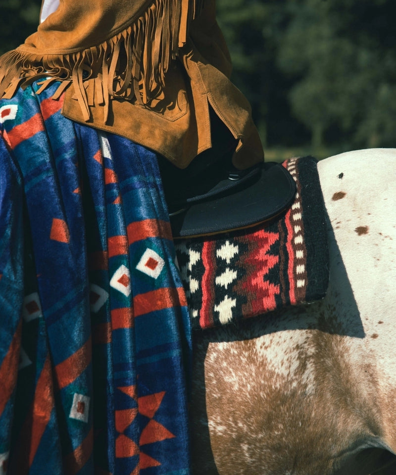 Plaid navajos waro sur un cheval