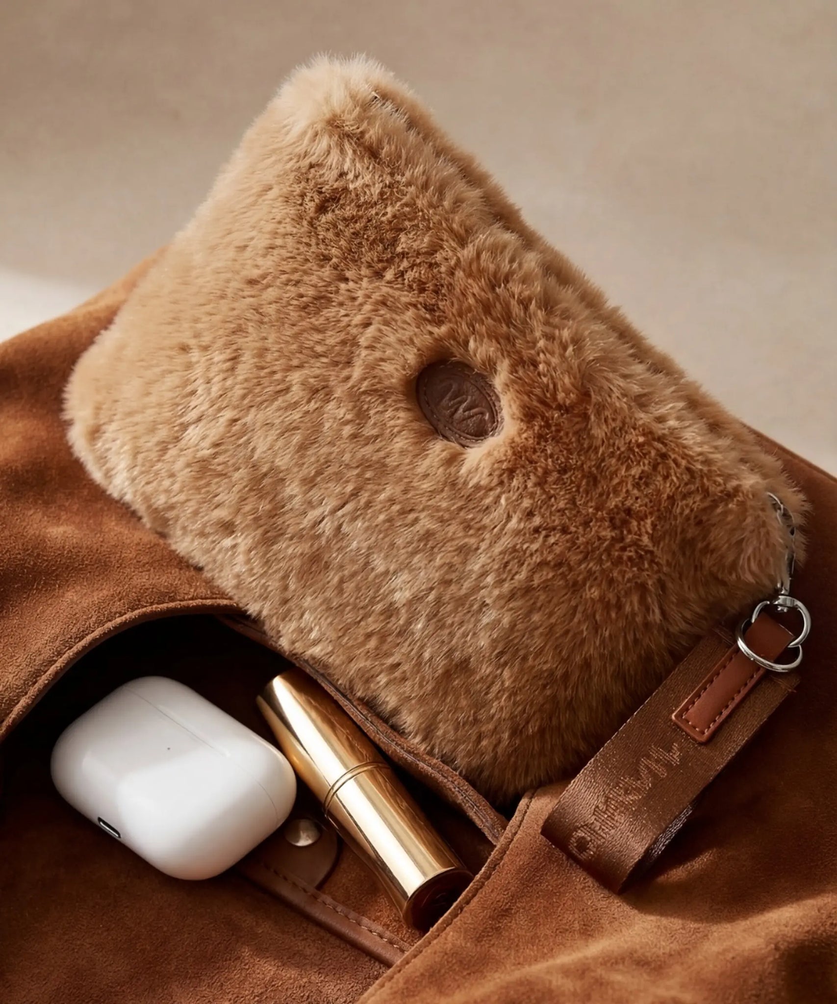 Pochette mit Reißverschluss in Camel thumbnail 2