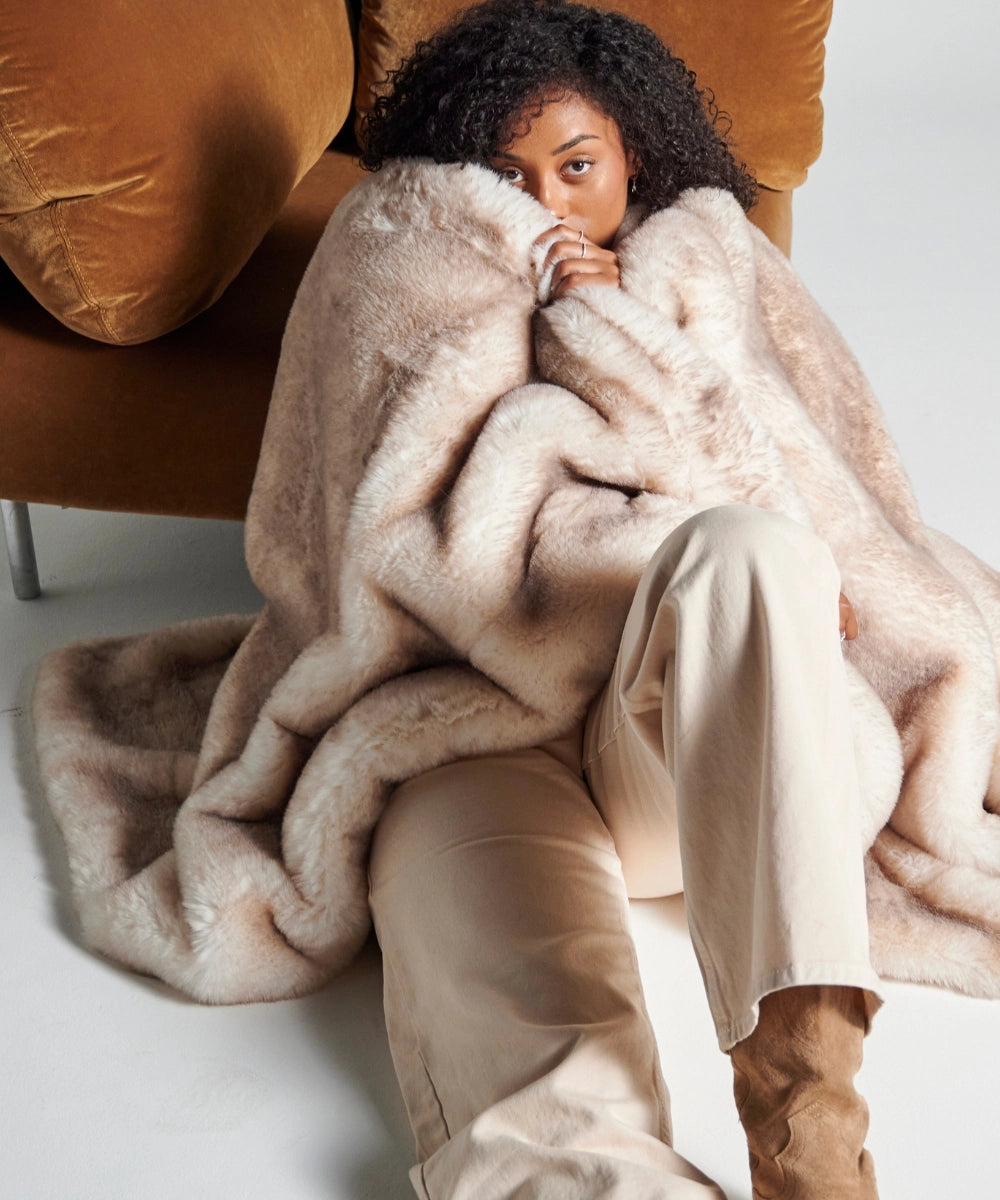 Sensation beige faux fur throw thumbnail 6