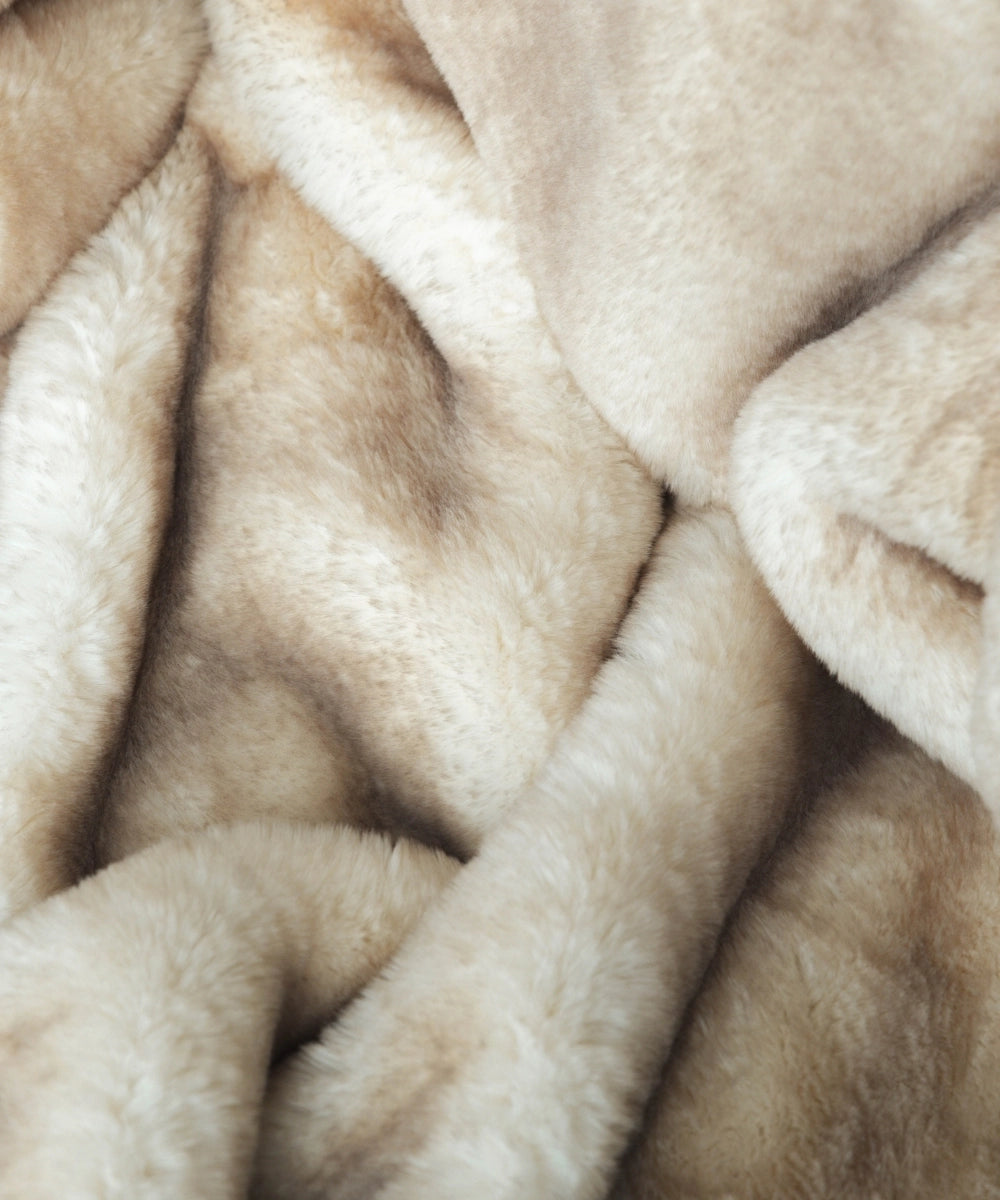 Sensation beige faux fur throw thumbnail 7