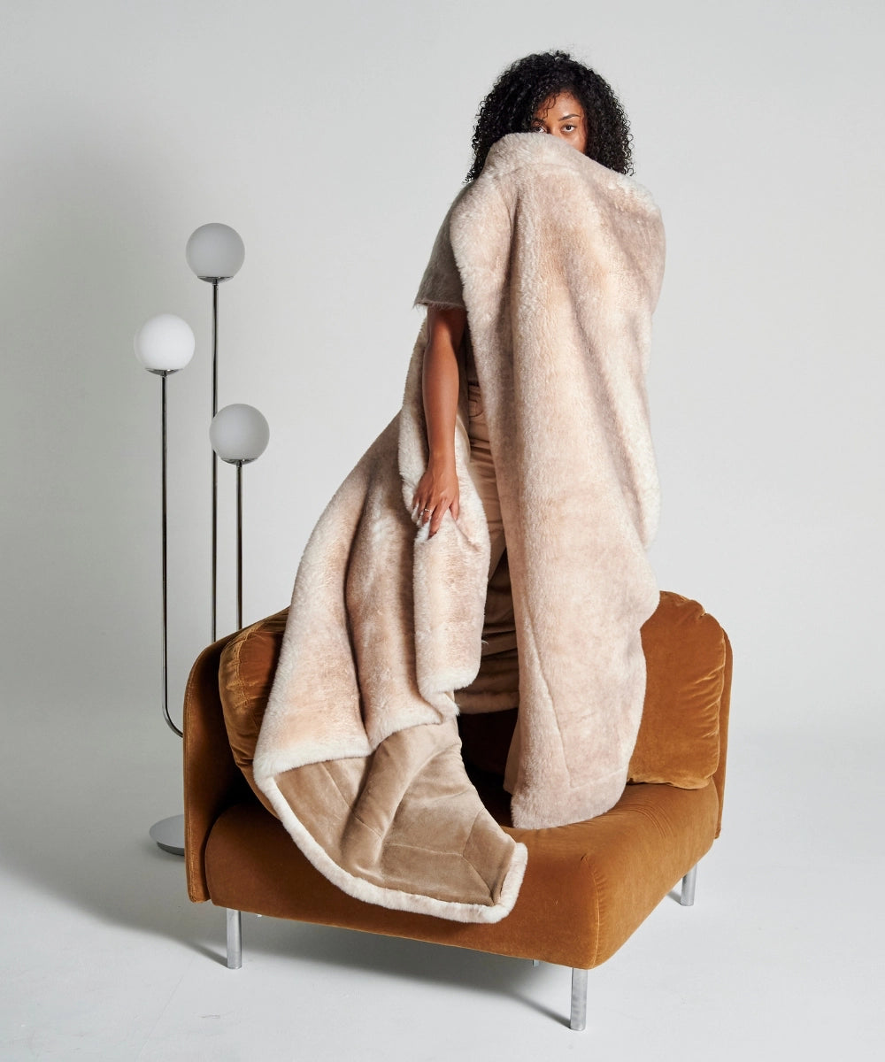 Sensation beige faux fur throw thumbnail 8