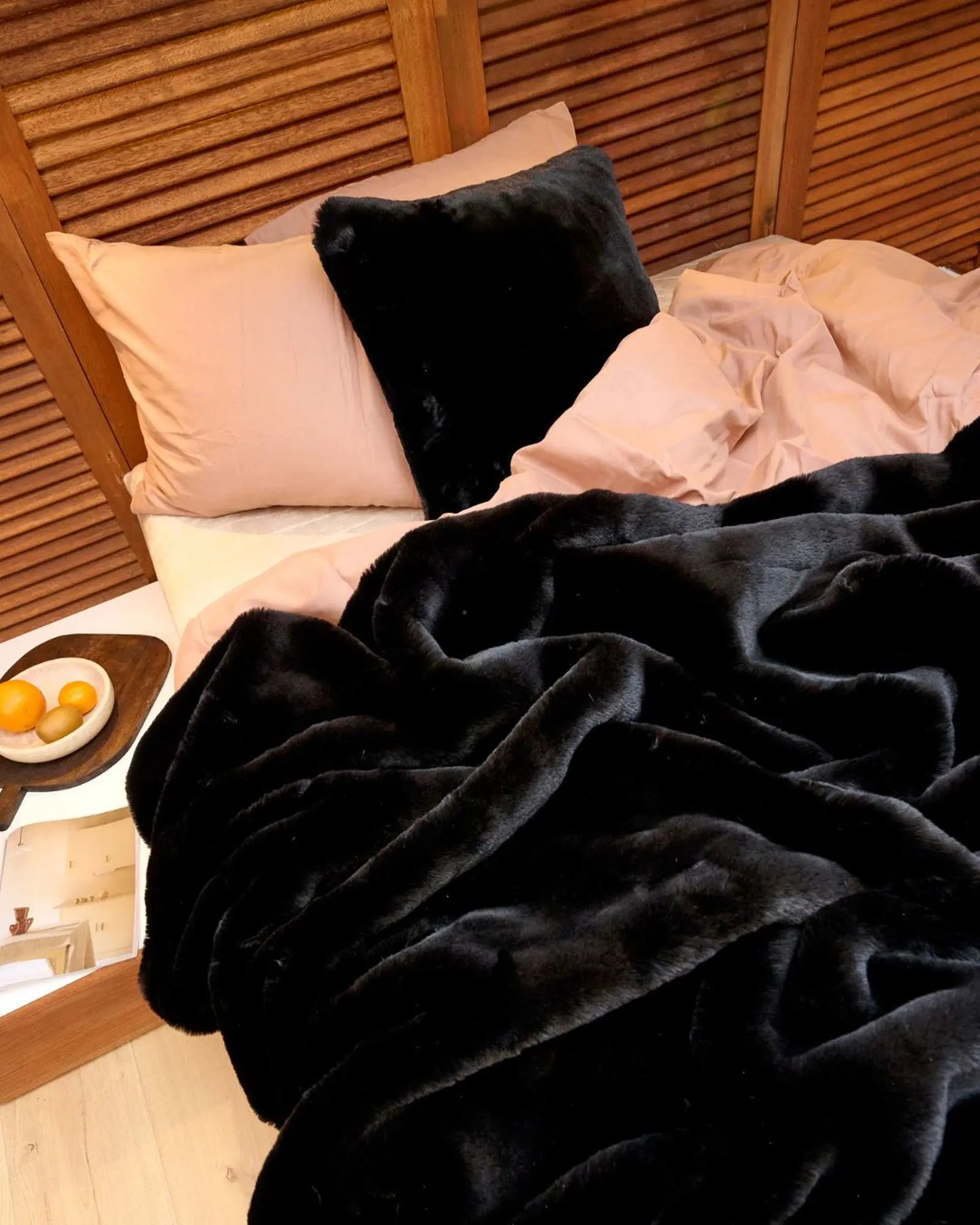 Coussin Fausse Fourrure - Panthère noire thumbnail 2