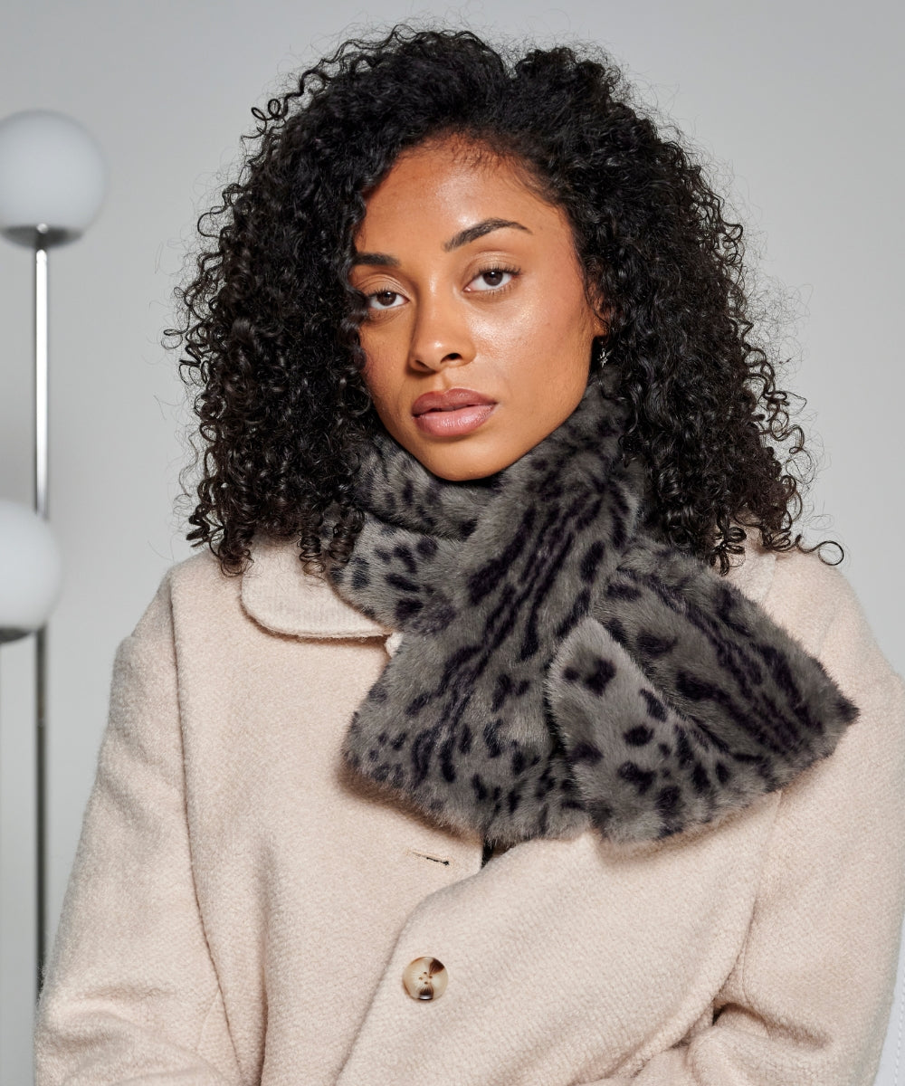Écharpe Fausse fourrure - léopard gris thumbnail 2