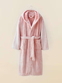 رداء حمام من الصوف الوردي