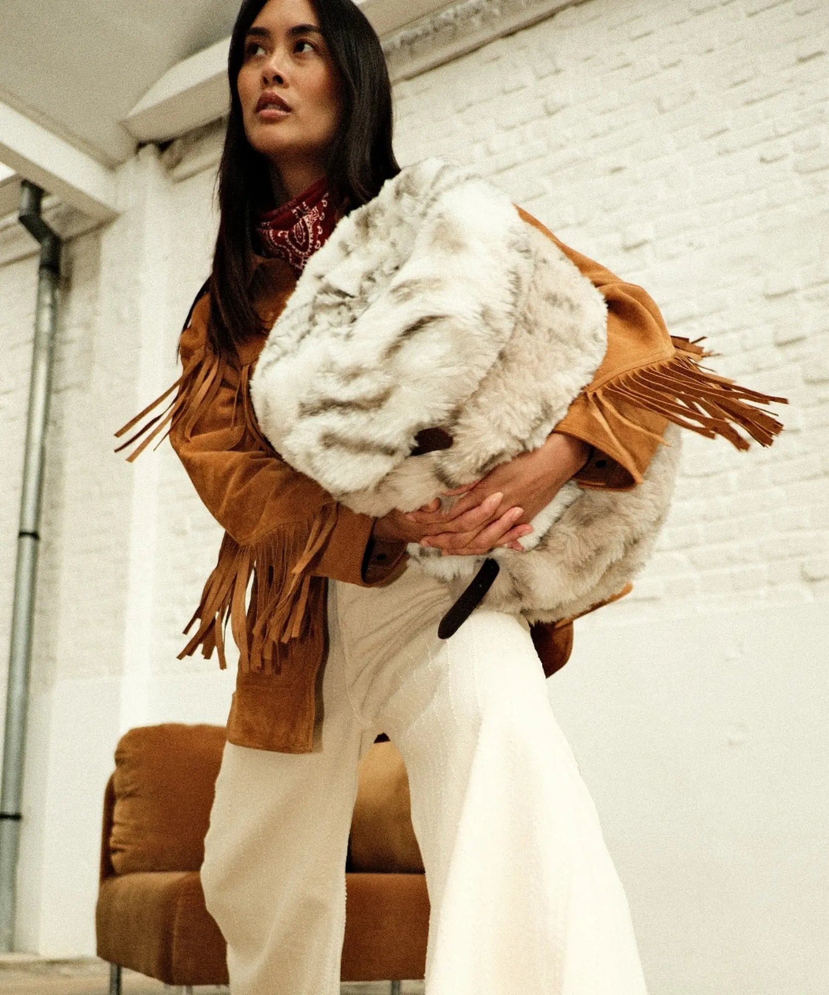 Faux fur throw - Snow Leopard thumbnail 7