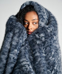 plaid fausse fourrure bleu nuit fauve